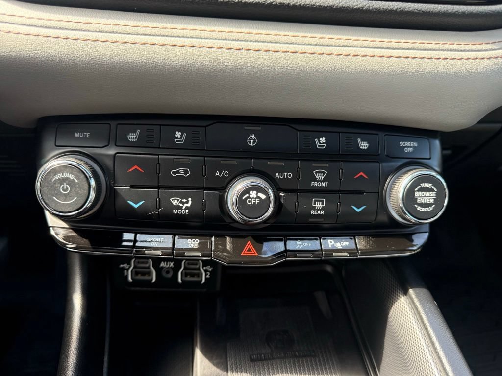 Certified 2022 Dodge Durango R/T w/ Blacktop Package AWD/4WD image 22