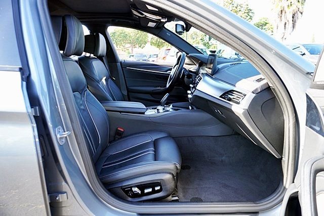 Used 2023 BMW M550i xDrive w/ Shadowloine Package AWD/4WD image 13
