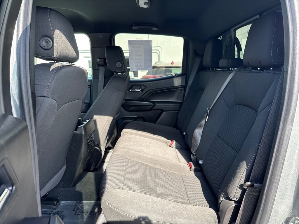 Used 2025 Chevrolet Colorado LT RWD image 7