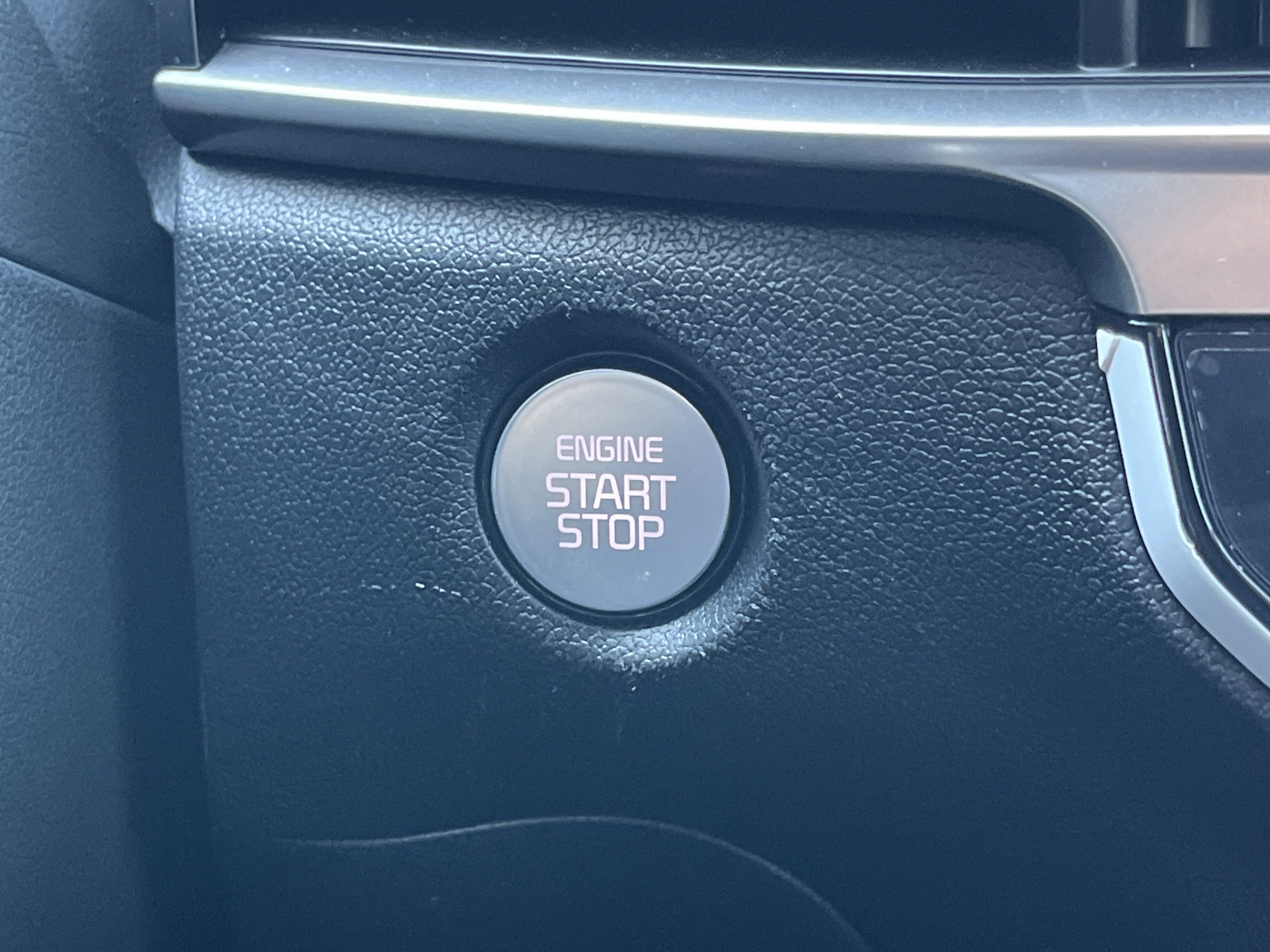 Certified 2025 Kia Sorento S w/ Panoramic Sunroof Package image 11