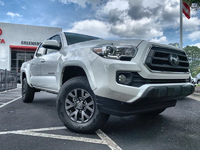 Used 2023 Toyota Tacoma SR5 RWD image 2