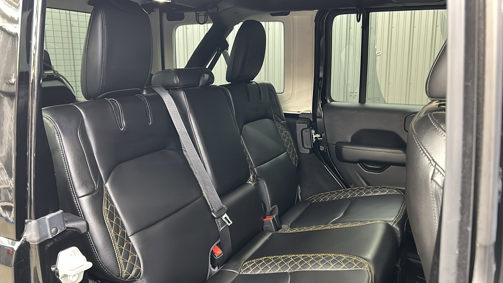 Used 2023 Jeep Wrangler Unlimited Sahara image 36