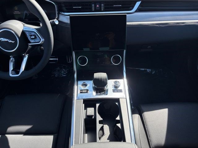 New 2024 Jaguar XF R-Dynamic SE AWD/4WD image 16