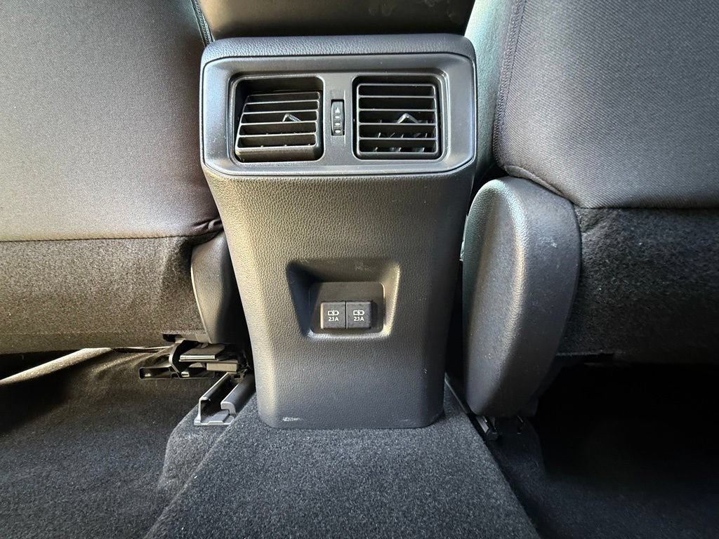 Used 2019 Toyota RAV4 XLE FWD image 37