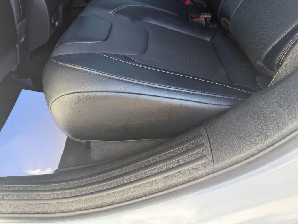 Certified 2022 Jeep Cherokee Limited image 32