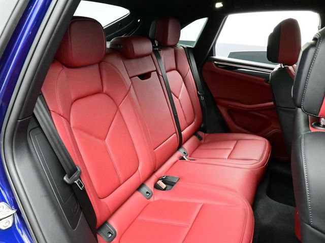 Certified 2025 Porsche Macan S AWD/4WD image 17