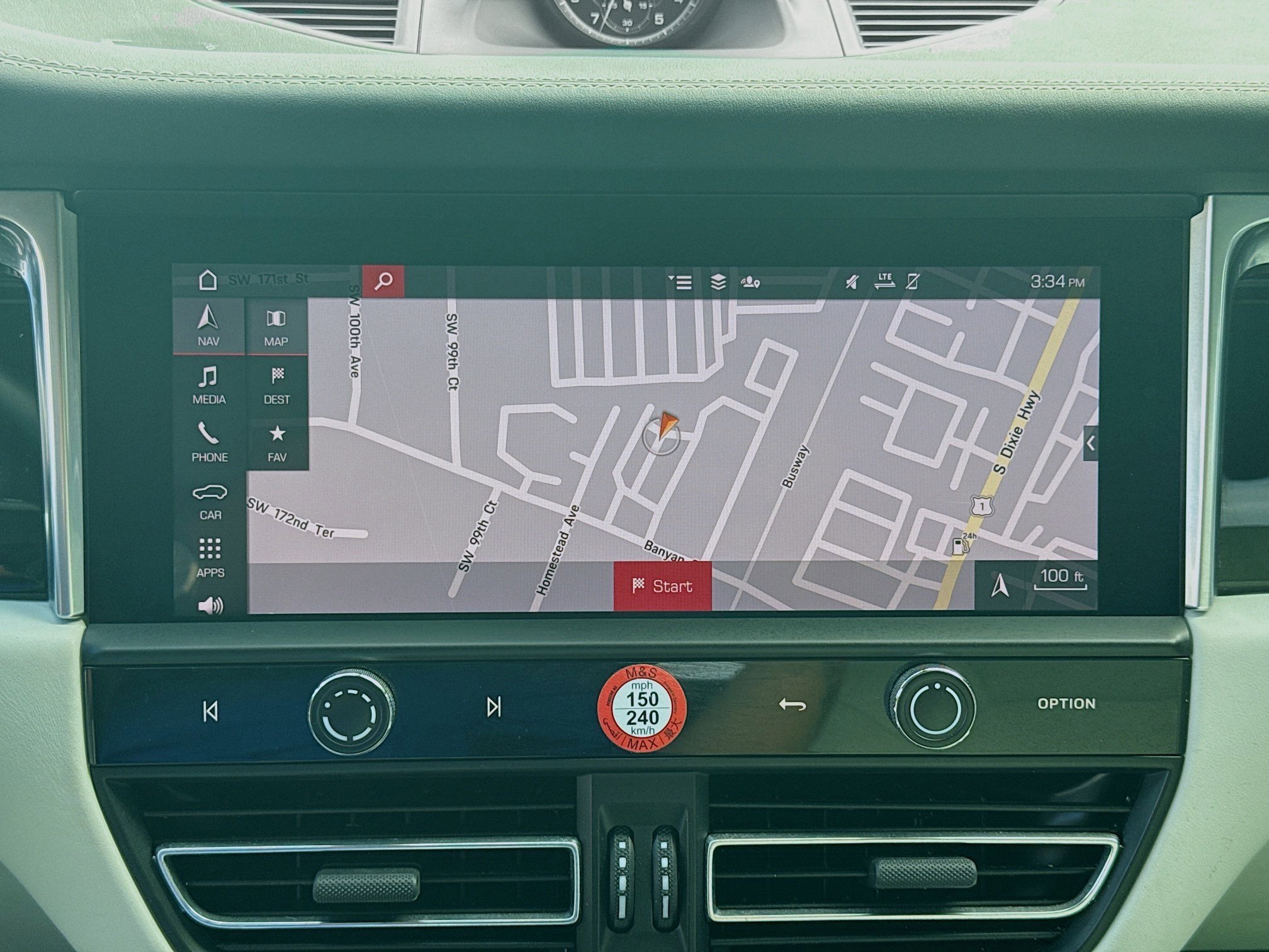 Used 2022 Porsche Macan w/ Premium Package Plus image 12