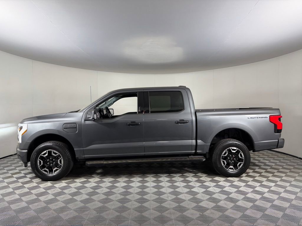 Used 2023 Ford F150 Lightning XLT image 9