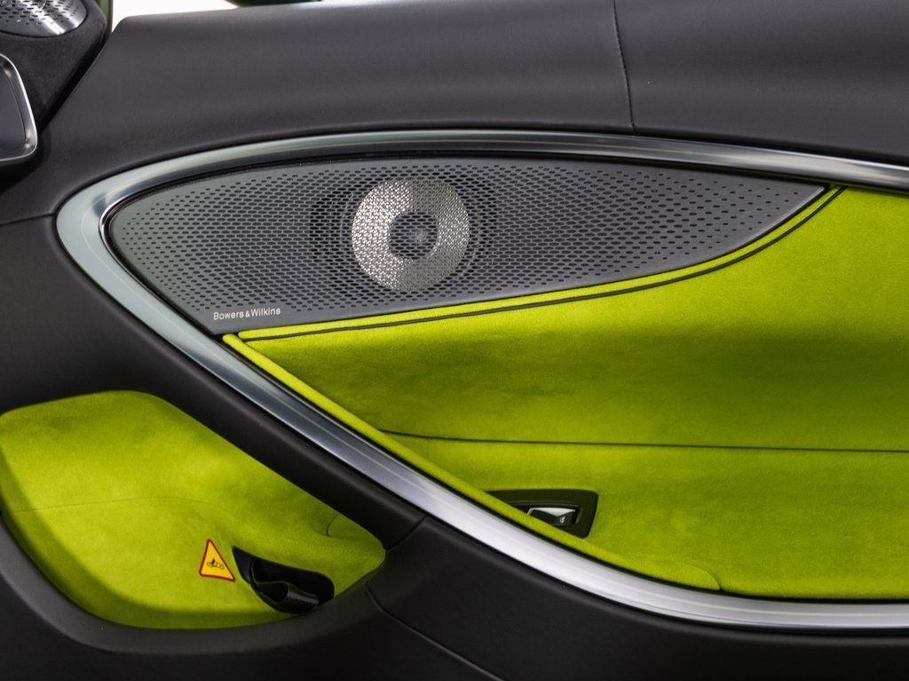 Used 2025 McLaren Artura Spider image 14