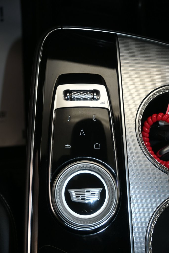 Used 2024 Cadillac Lyriq Tech RWD image 30
