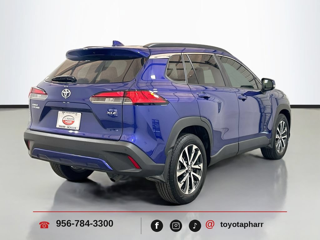 Used 2023 Toyota Corolla Cross XLE w/ Convenience Package FWD image 4