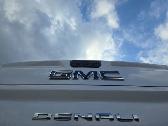 Used 2025 GMC Sierra 2500 Denali Ultimate image 10