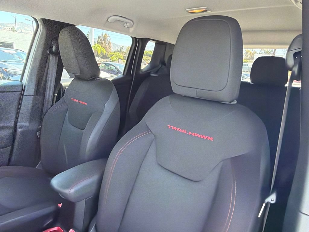 Used 2017 Jeep Renegade Trailhawk AWD/4WD image 22