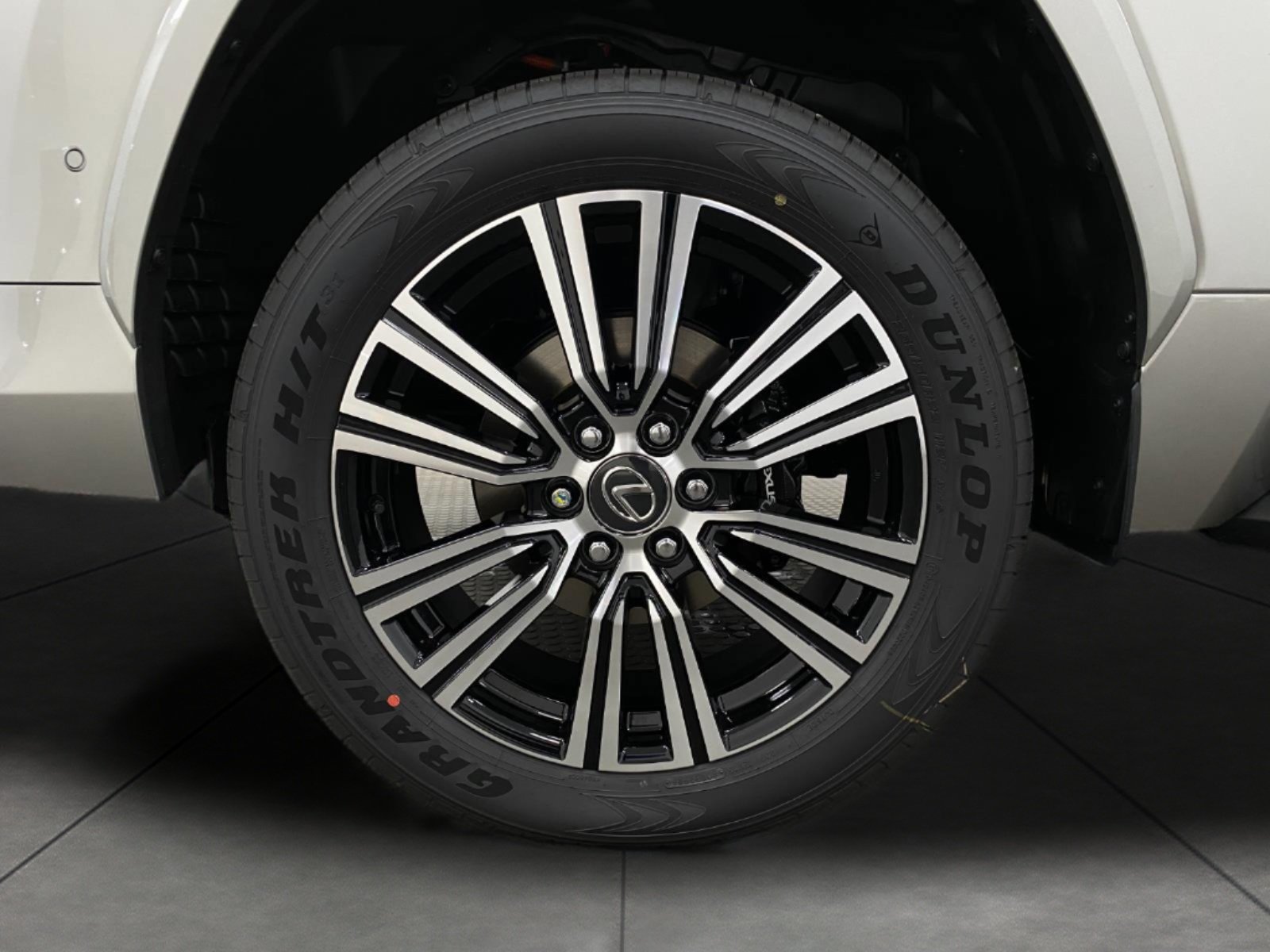New 2026 Lexus LX 700h Luxury w/ Appearance Package AWD/4WD image 12