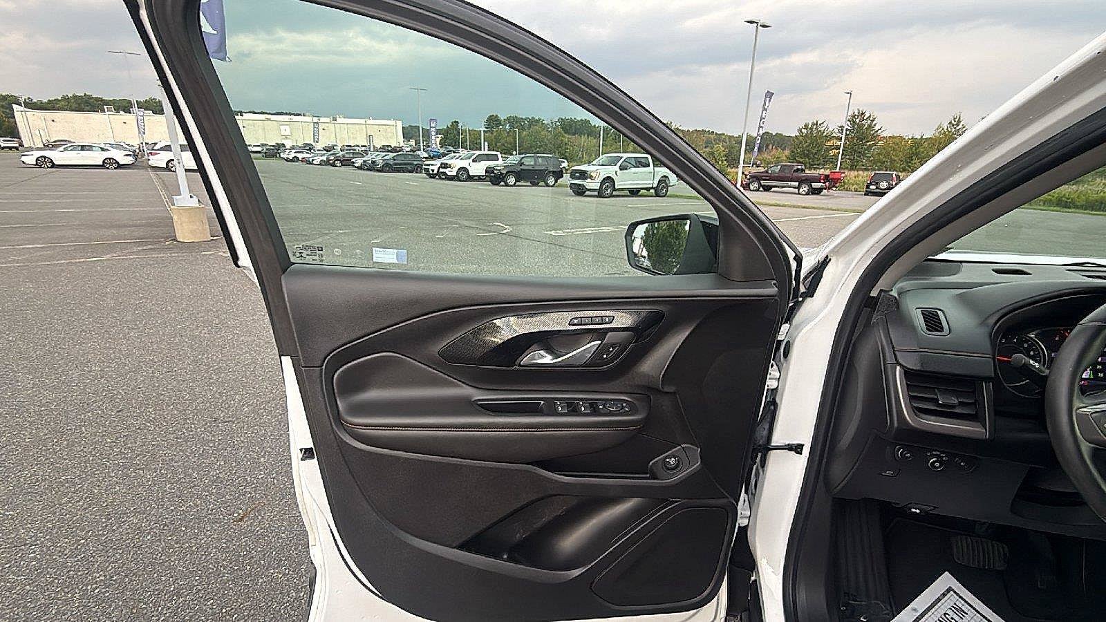 Used 2022 GMC Terrain AT4 AWD/4WD image 23