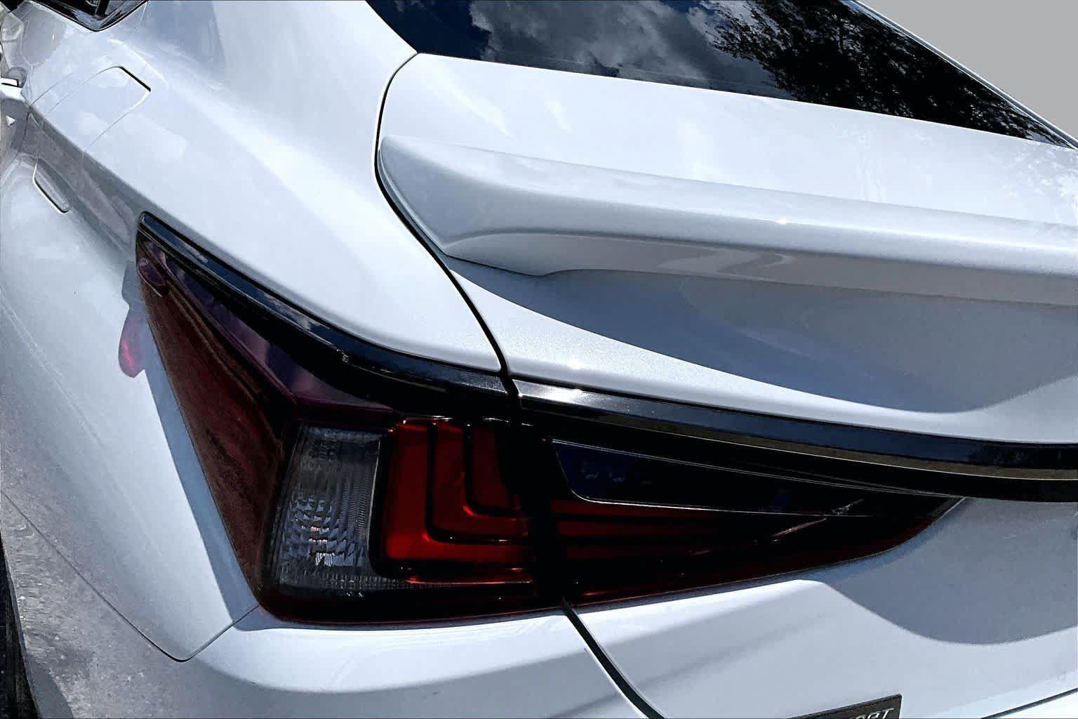 Used 2019 Lexus ES 350 F Sport w/ Accessory Package 2 FWD image 29