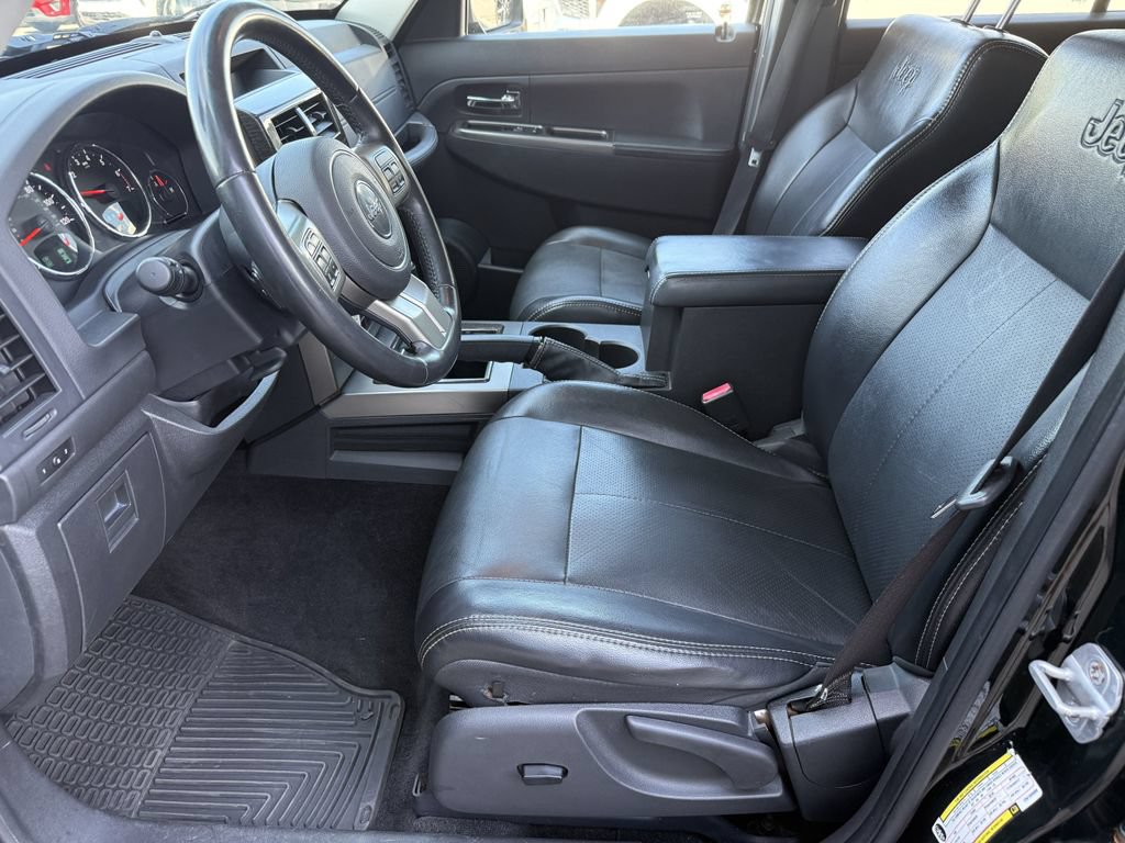 Used 2012 Jeep Liberty Limited Jet w/ Comfort/Convenience Group AWD/4WD image 13