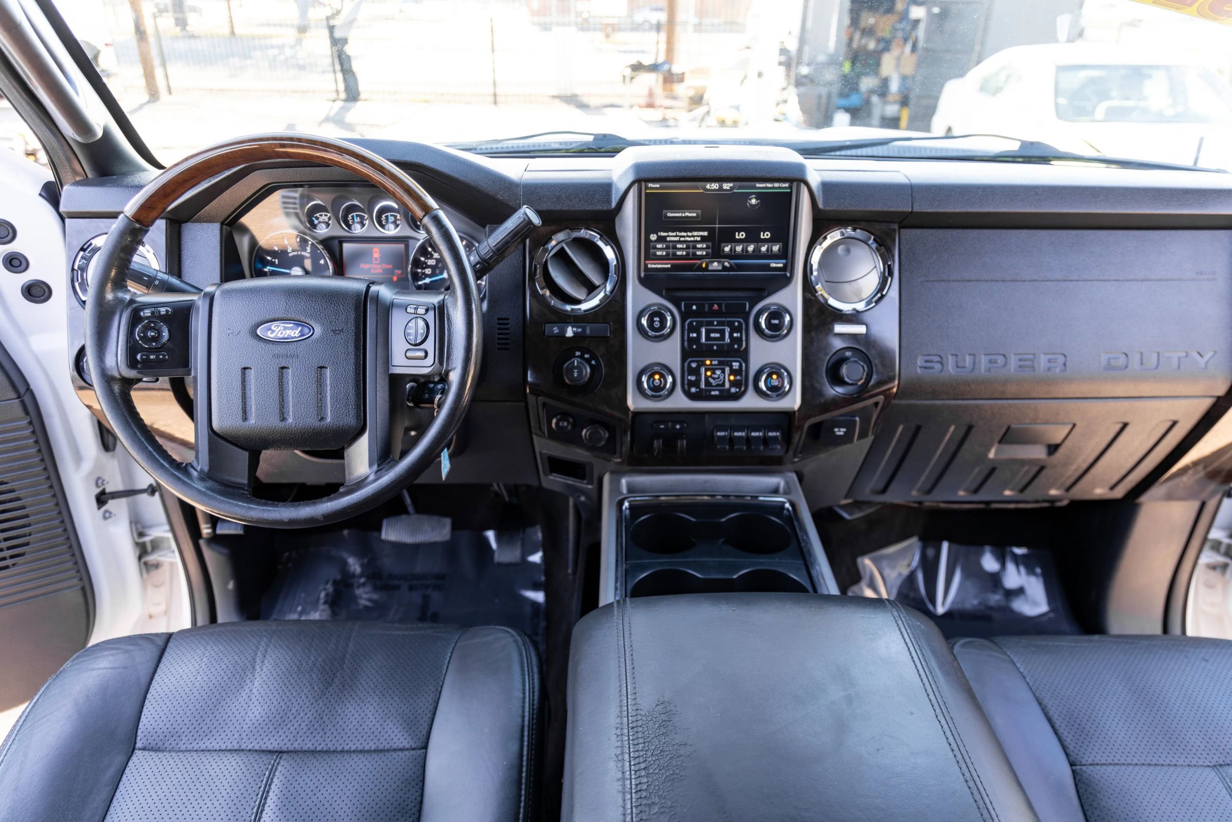 Used 2016 Ford F350 Platinum w/ FX4 Off-Road Package AWD/4WD image 19