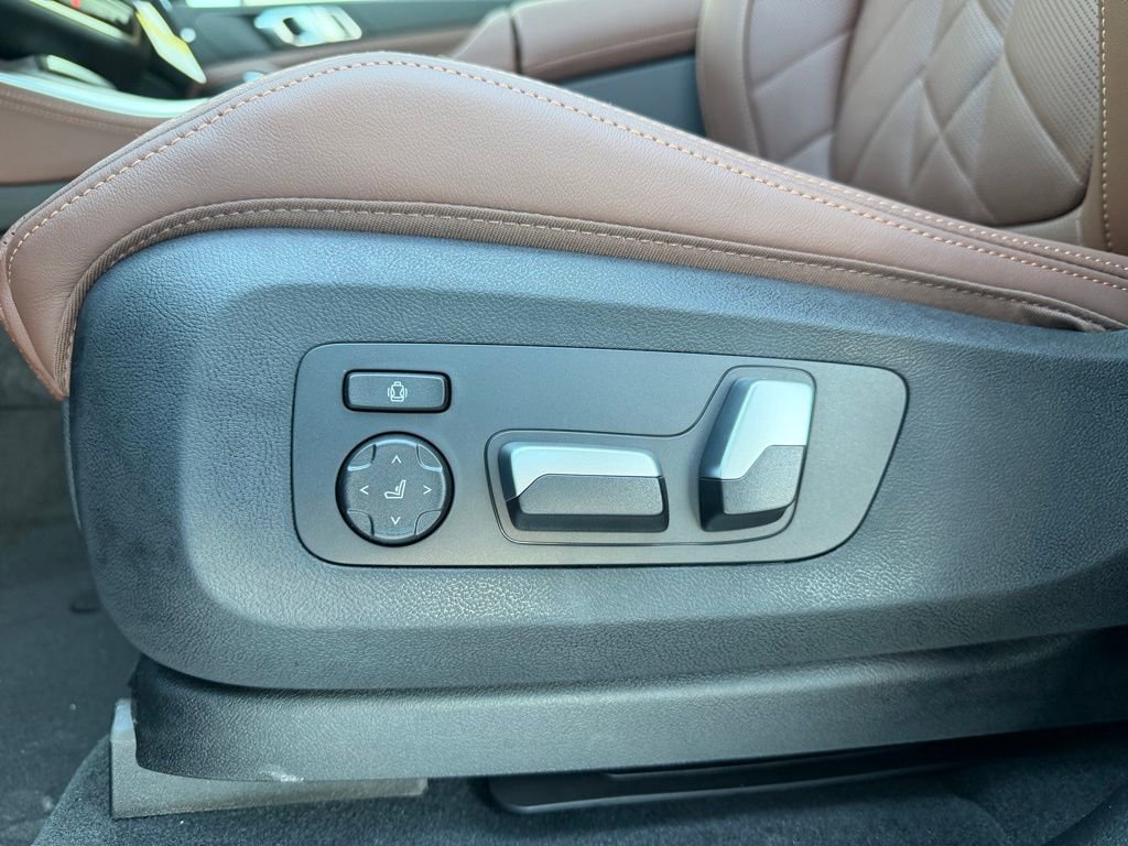 New 2026 BMW X5 xDrive50e w/ Premium Package image 26