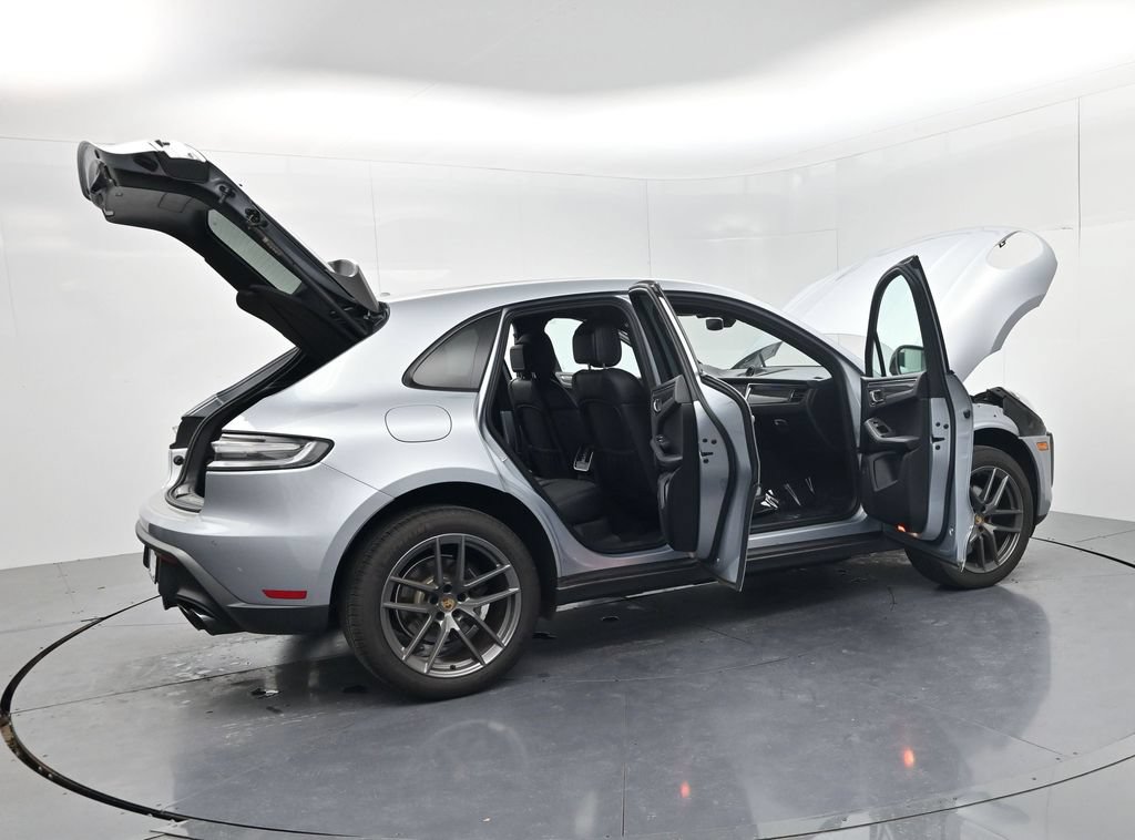 Used 2024 Porsche Macan Turbo AWD/4WD image 58