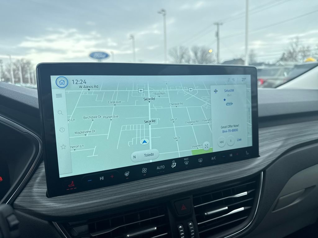 Used 2025 Ford Escape Platinum w/ Premium Technology Package image 39