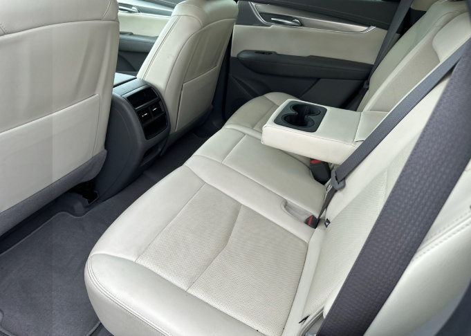 Used 2023 Cadillac XT5 Premium Luxury AWD/4WD image 9