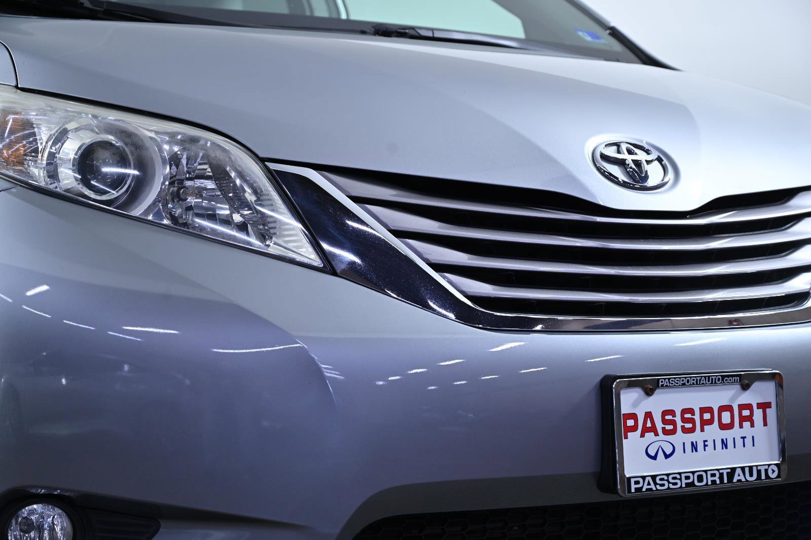 Used 2017 Toyota Sienna XLE image 7