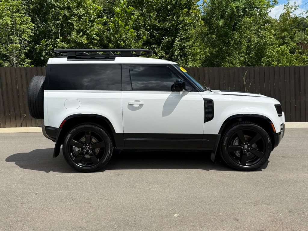Certified 2022 Land Rover Defender 90 X-Dynamic SE AWD/4WD image 7