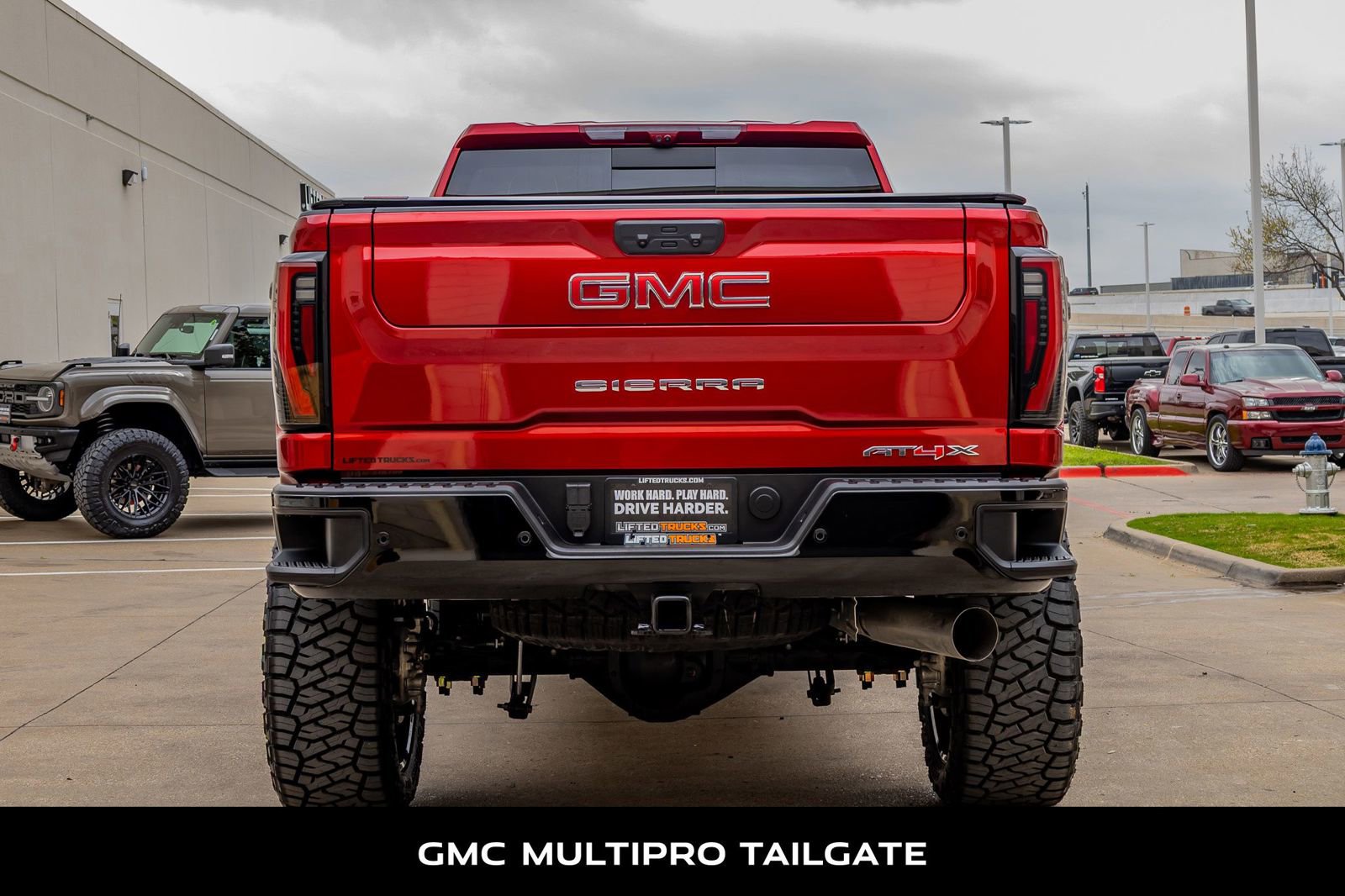 Used 2025 GMC Sierra 2500 AT4X image 8