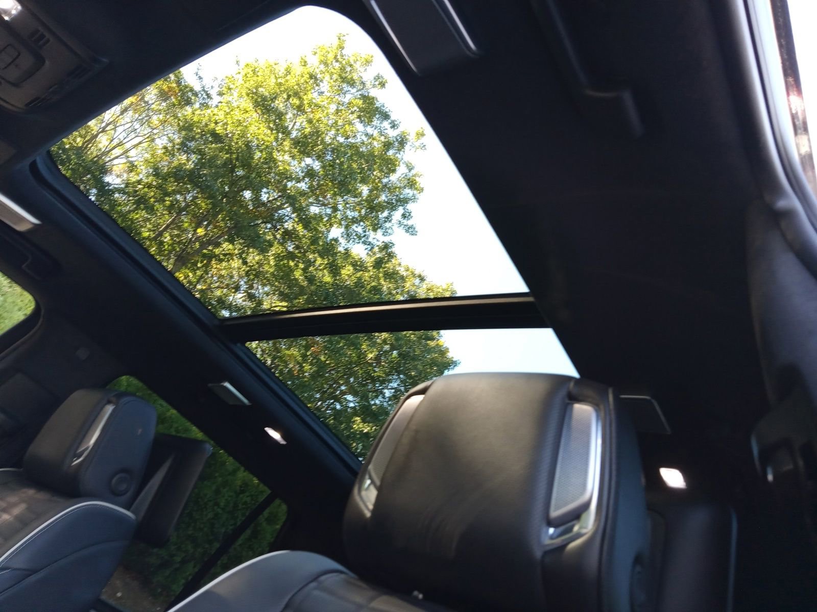 Used 2023 Cadillac Escalade V image 10