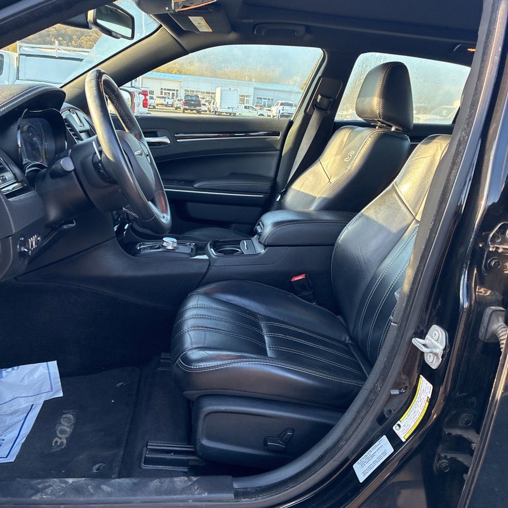 Used 2017 Chrysler 300 S w/ 300S Premium Group AWD/4WD image 18