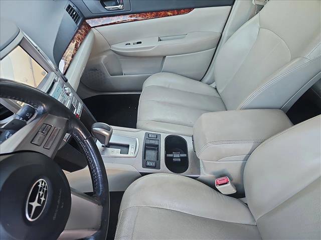 Used 2011 Subaru Outback 2.5i Limited image 12