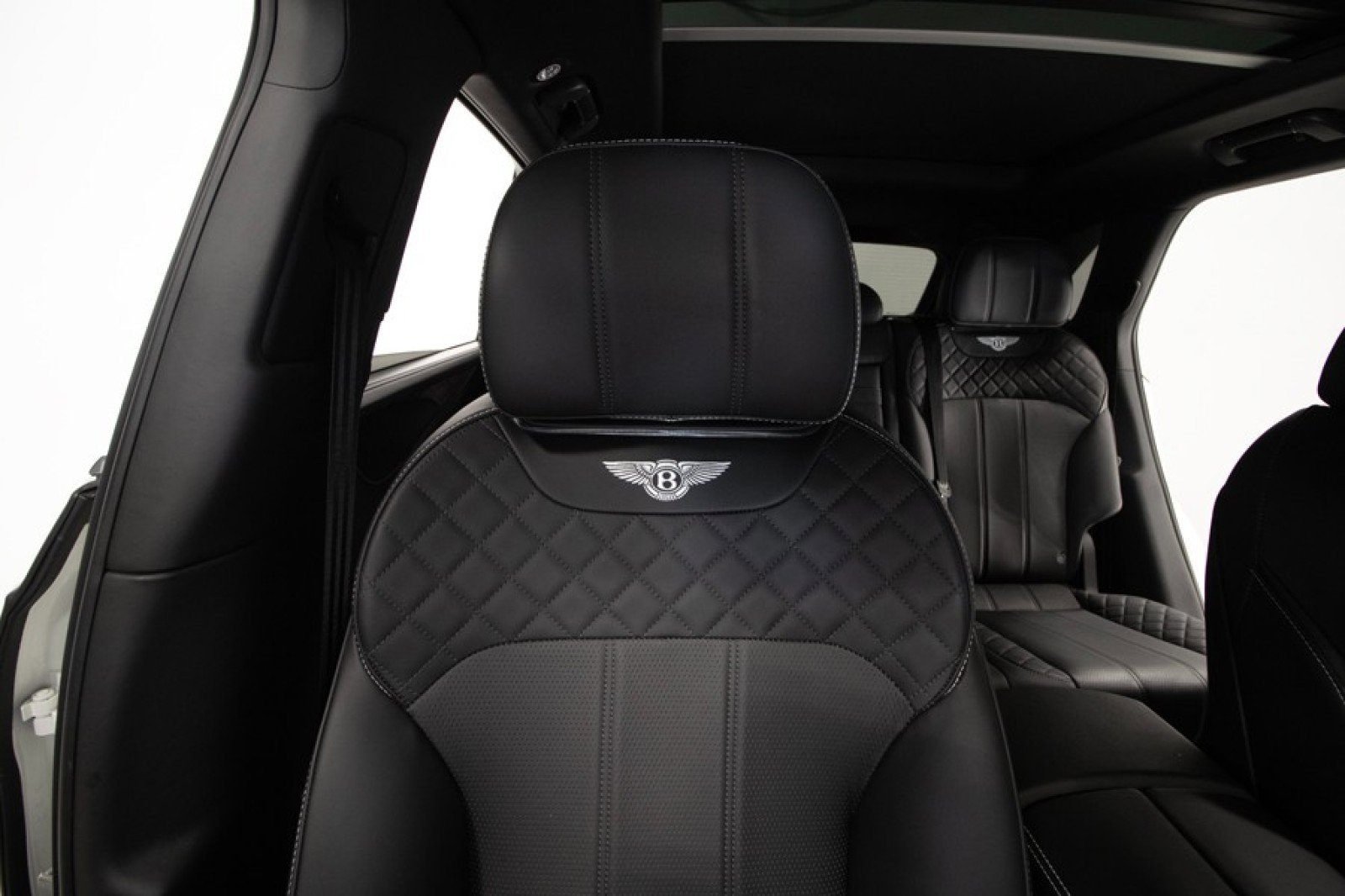 Used 2017 Bentley Bentayga image 59