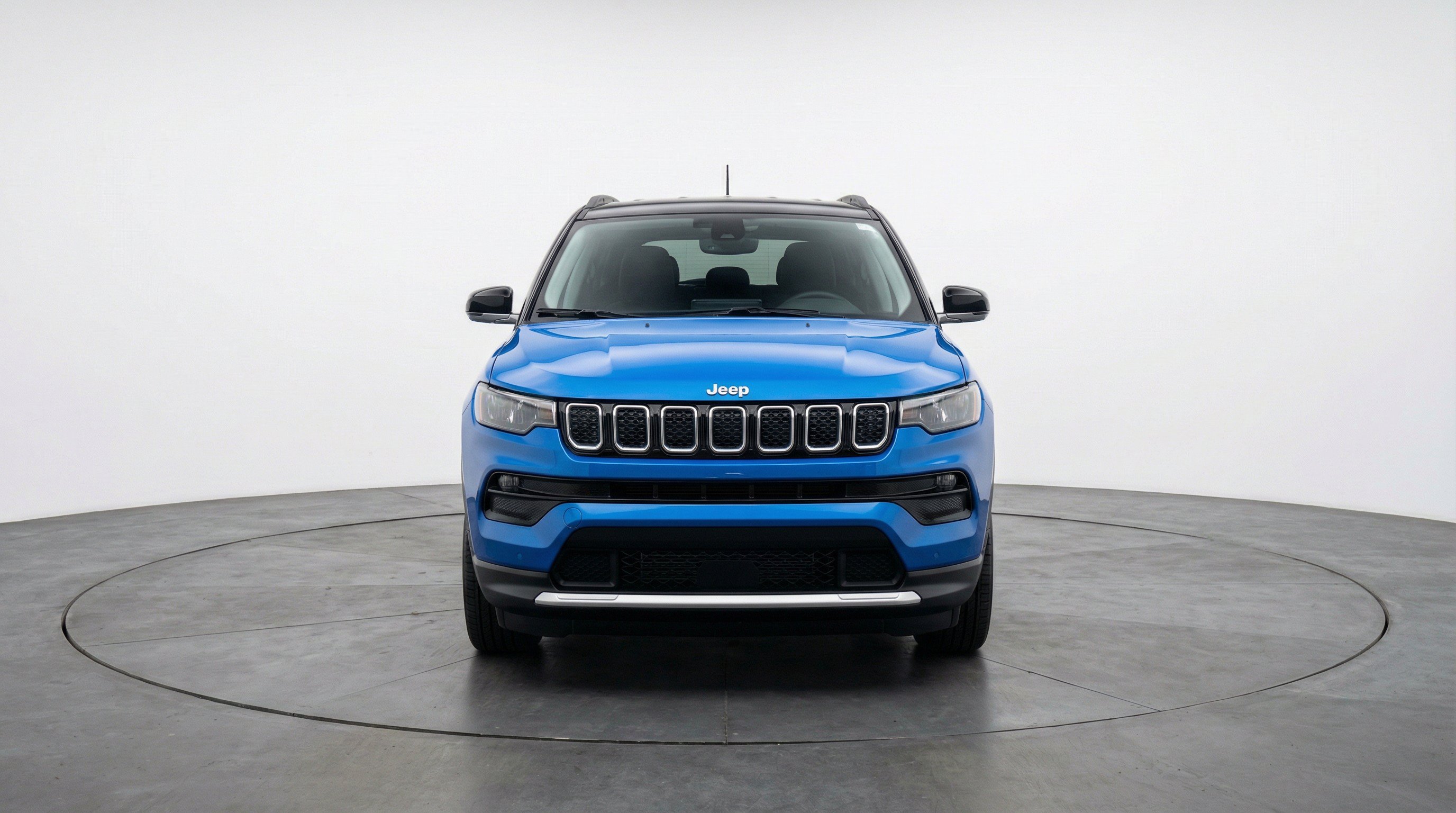 Used 2025 Jeep Compass Limited AWD/4WD image 2