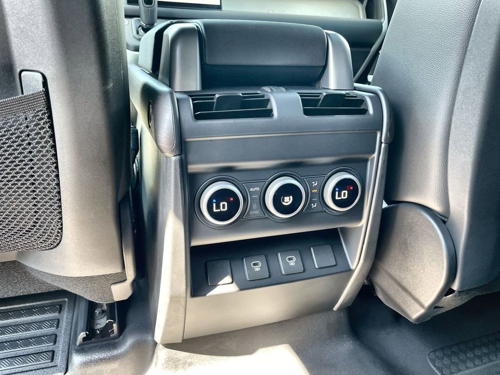 Certified 2024 Land Rover Defender 110 SE AWD/4WD image 16