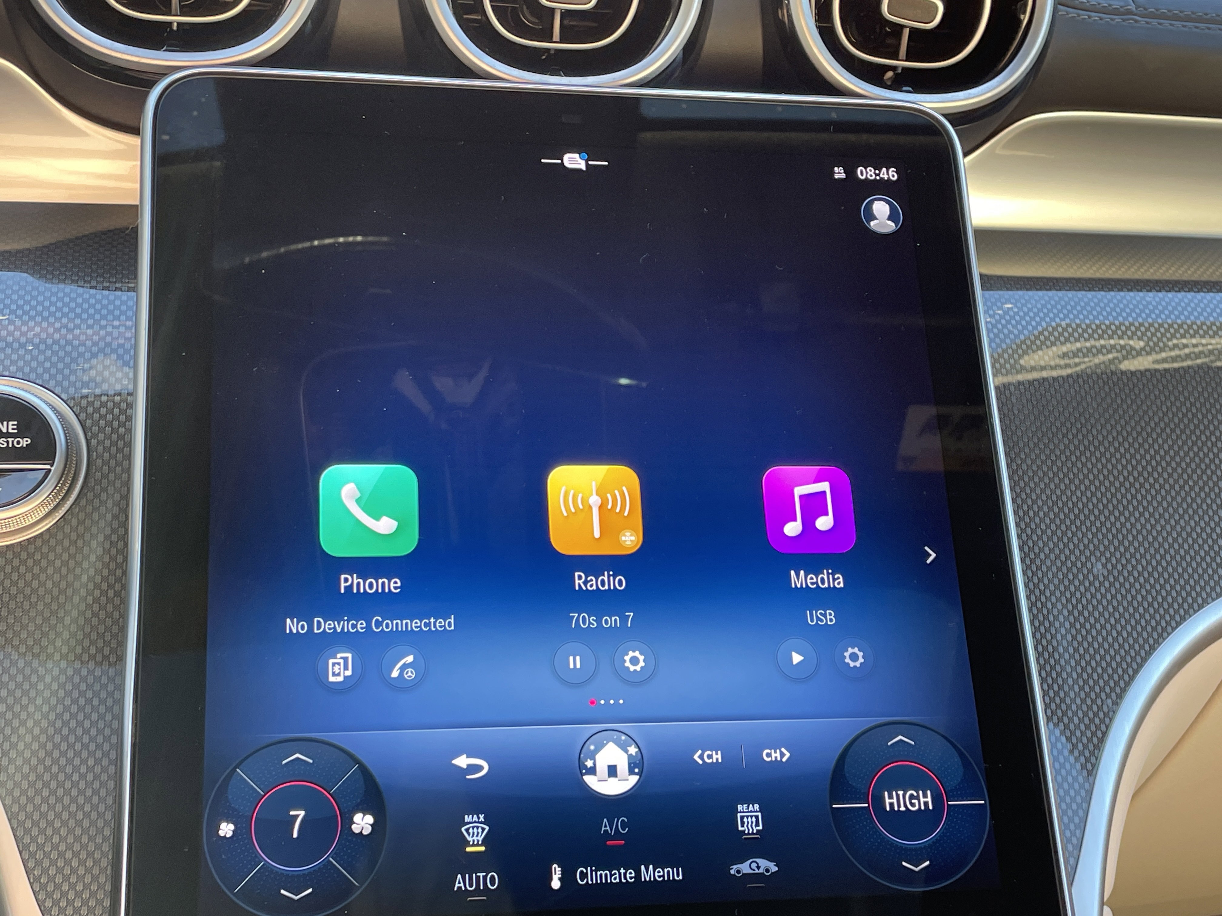 Certified 2025 Mercedes-Benz GLC 300 image 33