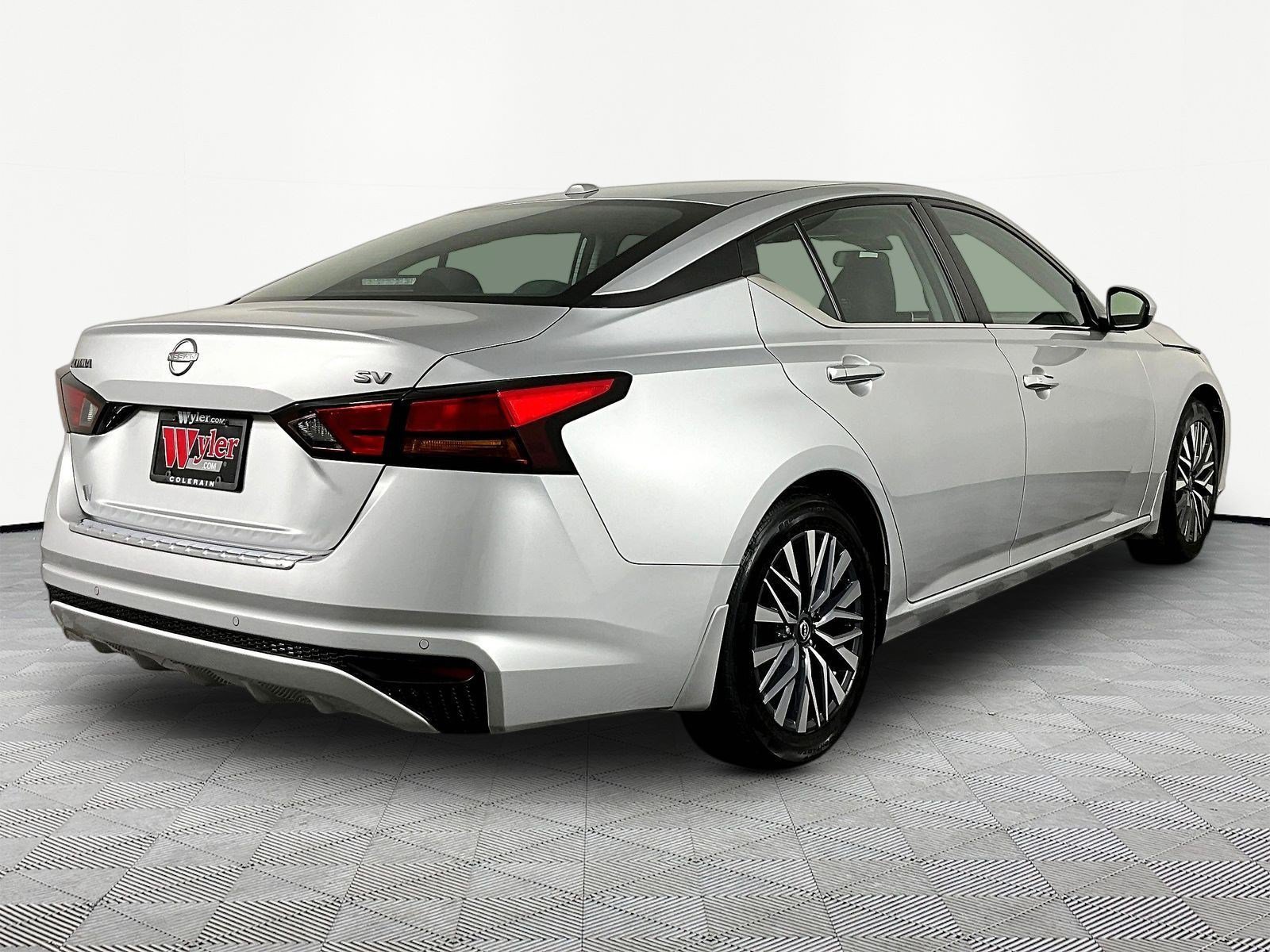 Certified 2023 Nissan Altima 2.5 SV FWD image 6