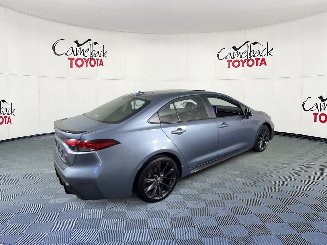 Used 2024 Toyota Corolla XSE FWD image 2