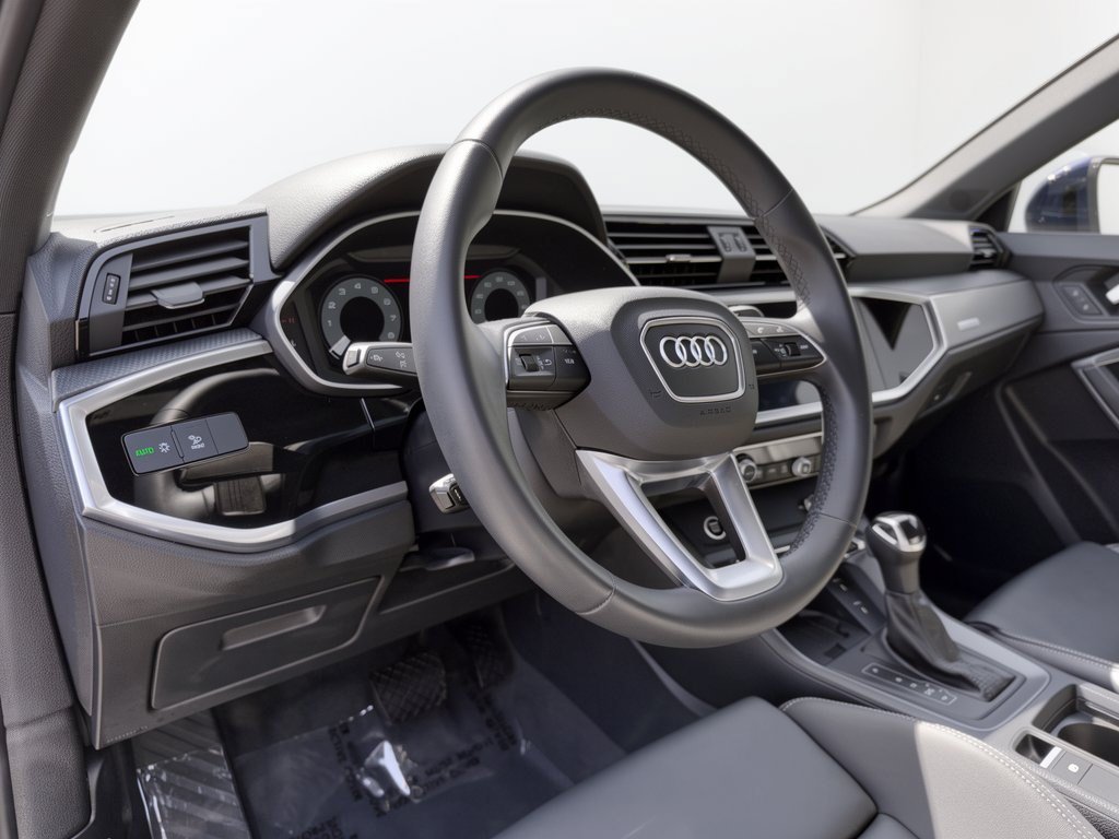 Certified 2025 Audi Q3 2.0T Premium w/ Convenience Package AWD/4WD image 4