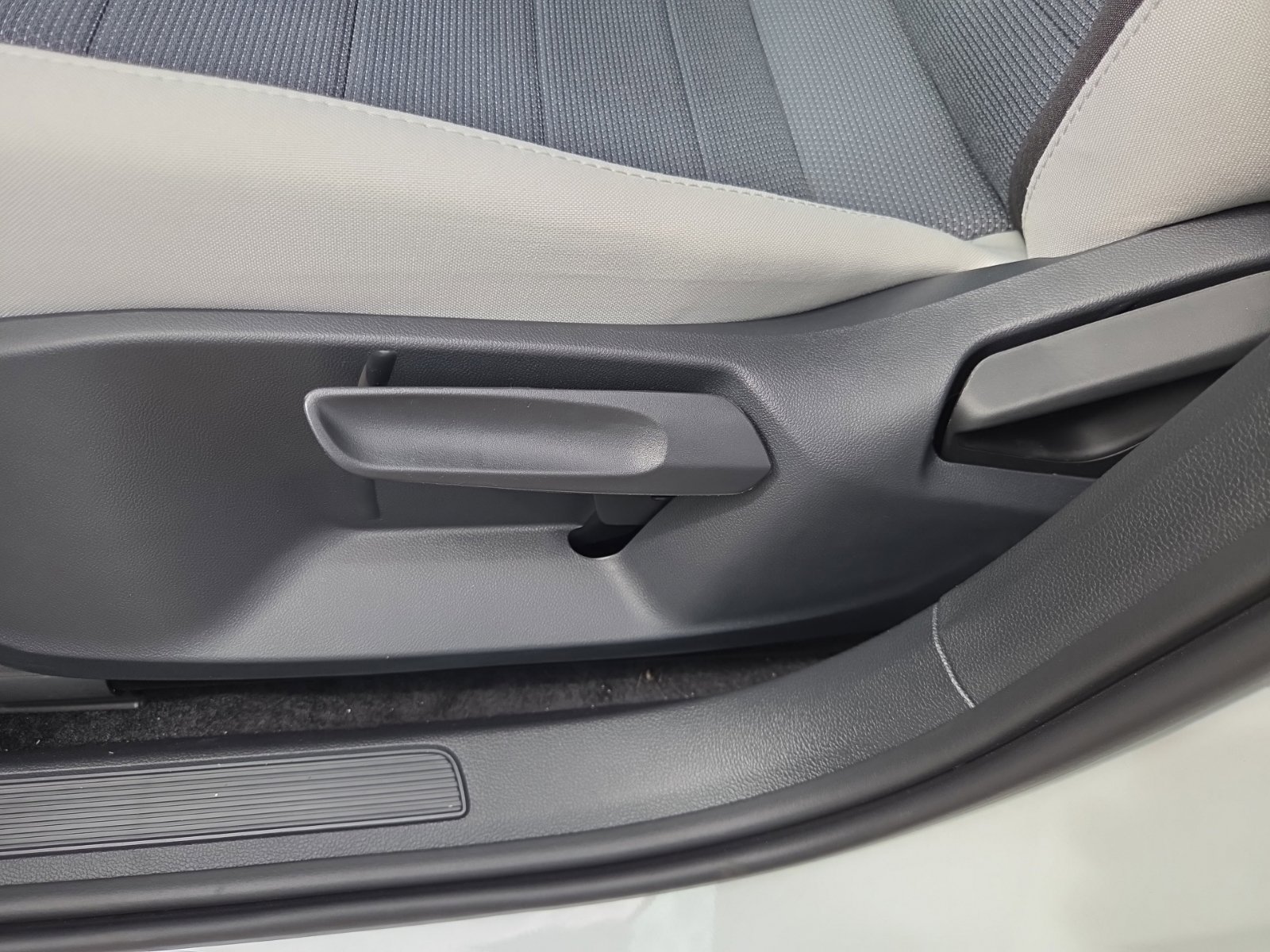 New 2027 Volkswagen Taos S FWD image 19
