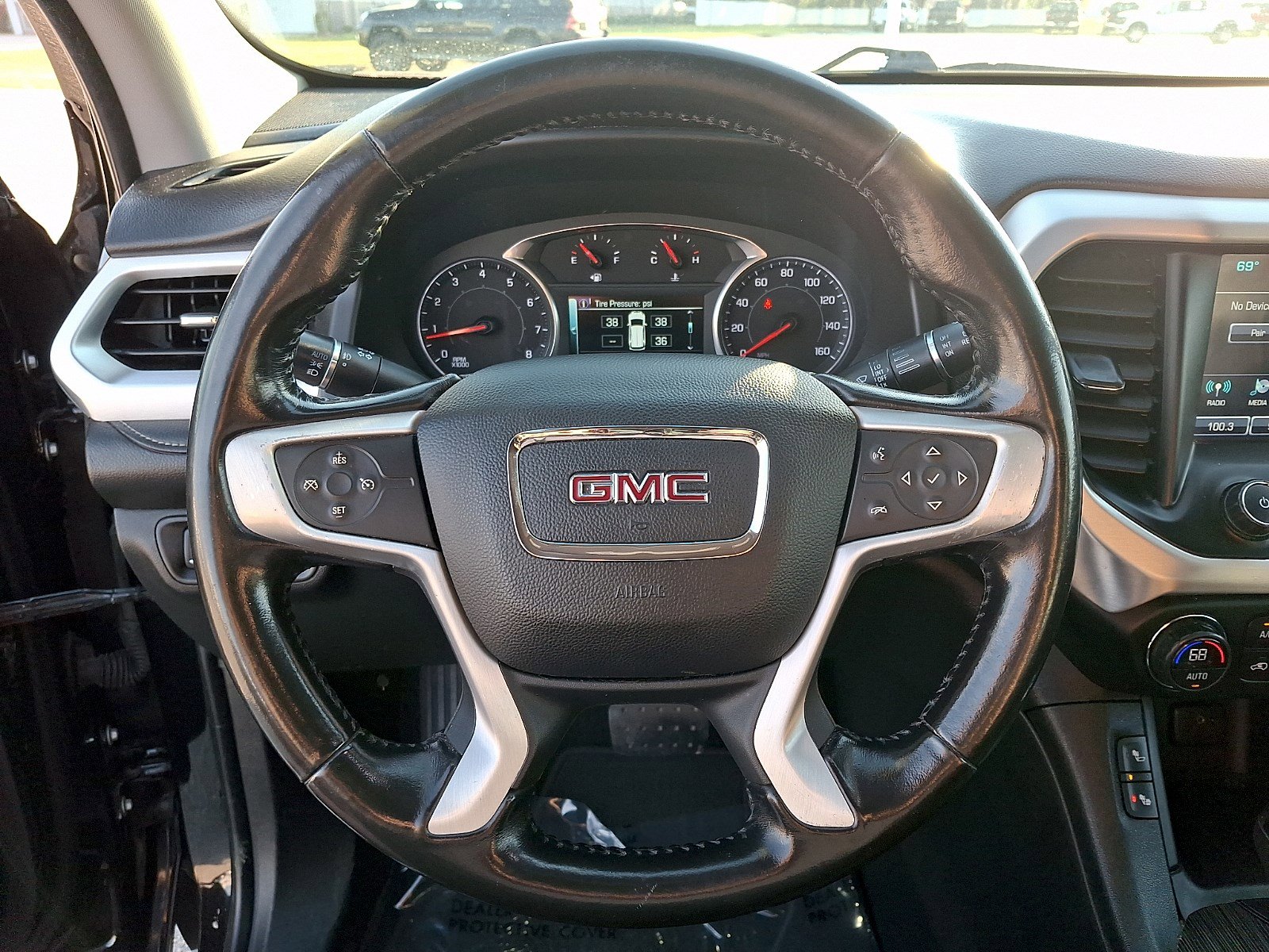 Used 2019 GMC Acadia SLT AWD/4WD image 18