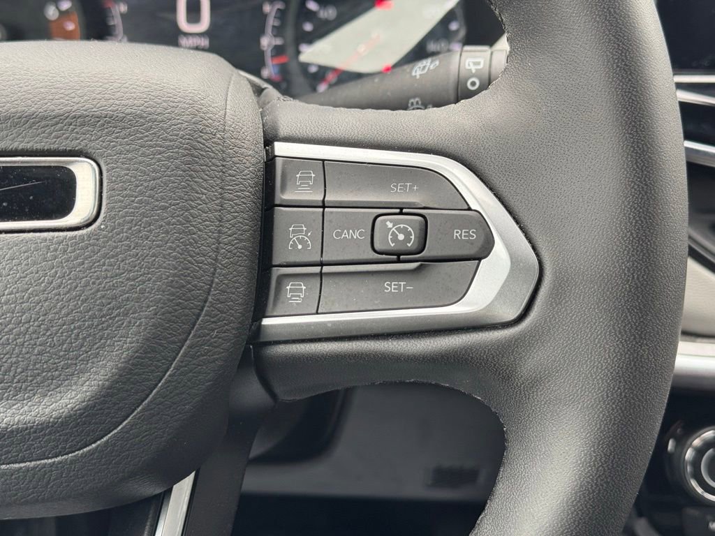 Used 2025 Jeep Compass Limited AWD/4WD image 36