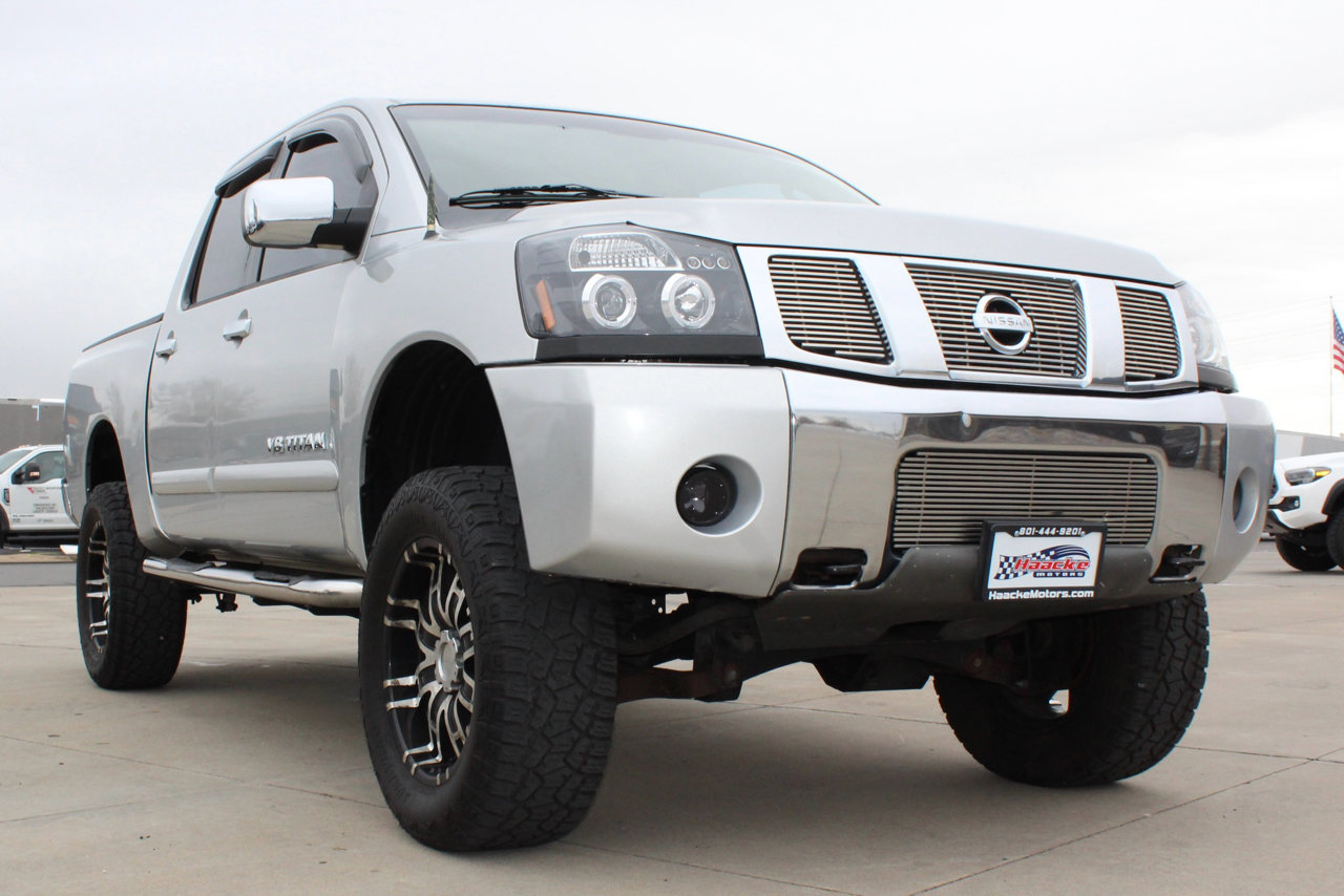 Used 2006 Nissan Titan LE w/ (R02) LE Off-Road Pkg image 12