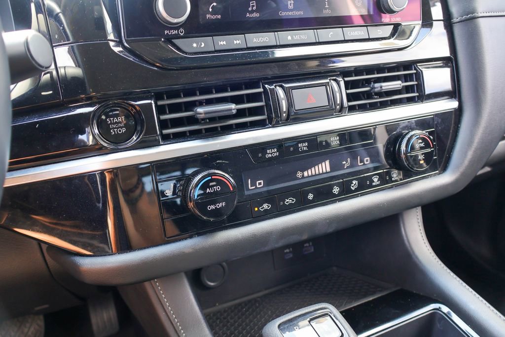 Used 2025 Nissan Pathfinder SV FWD image 15