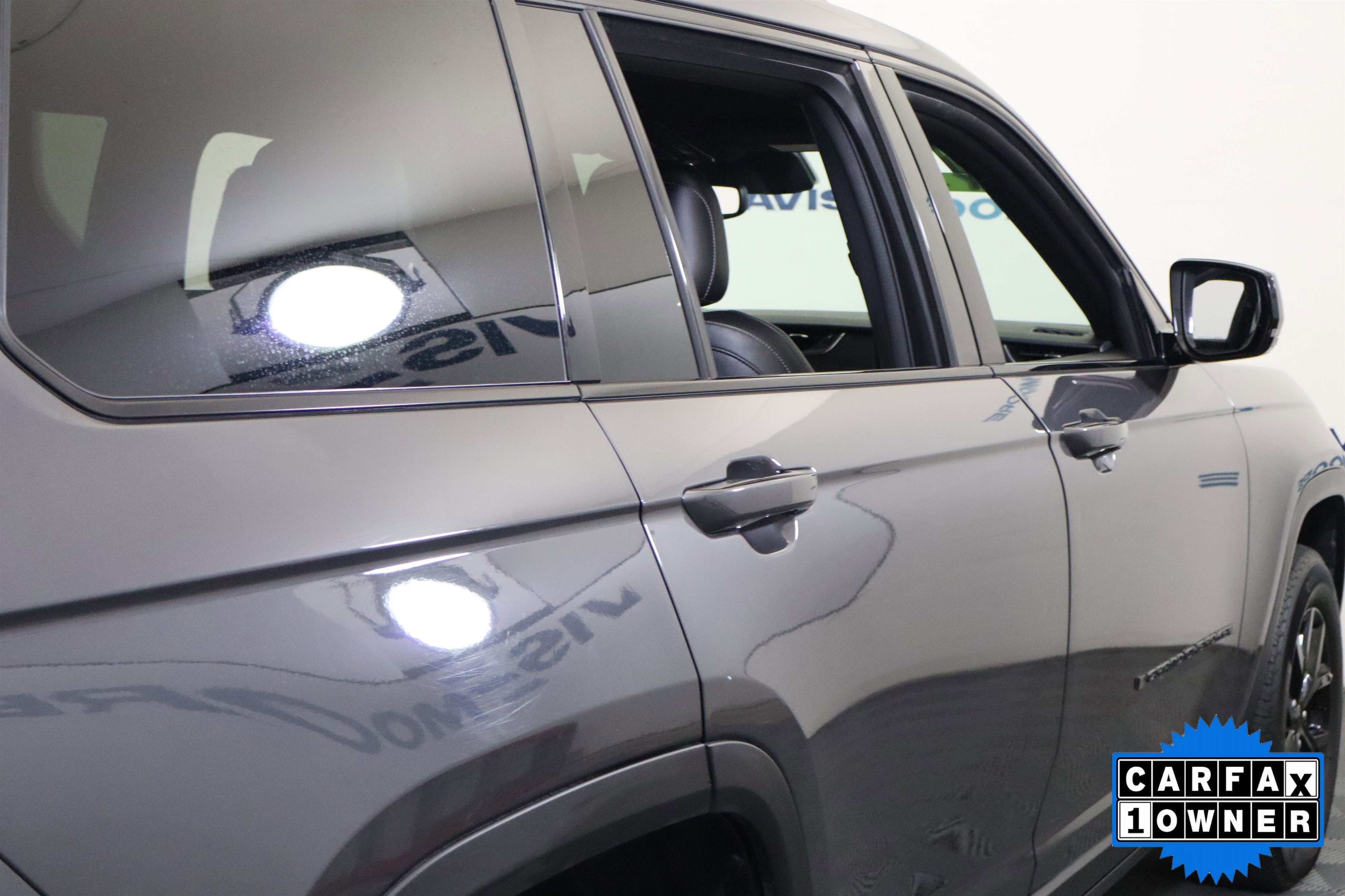 Used 2024 Jeep Grand Cherokee L Laredo image 6