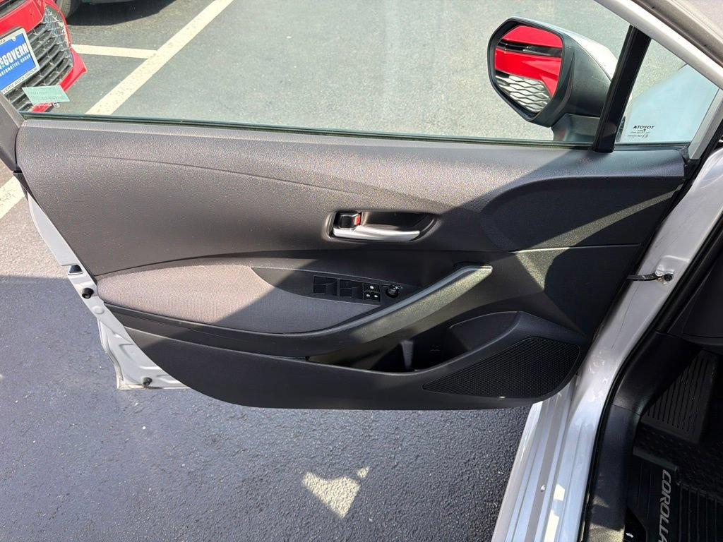 Used 2020 Toyota Corolla LE FWD image 16