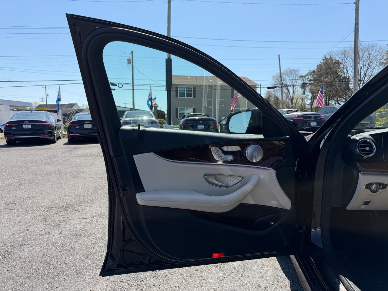 Used 2019 Mercedes-Benz E 300 4MATIC image 9