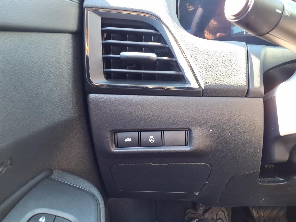 Used 2026 Nissan Sentra SV w/ SV Convenience Package FWD image 17
