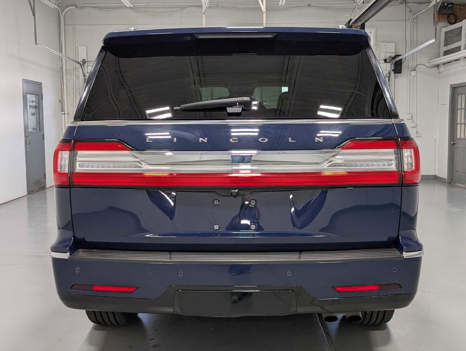 Used 2020 Lincoln Navigator Reserve w/ Luxury Package AWD/4WD image 9