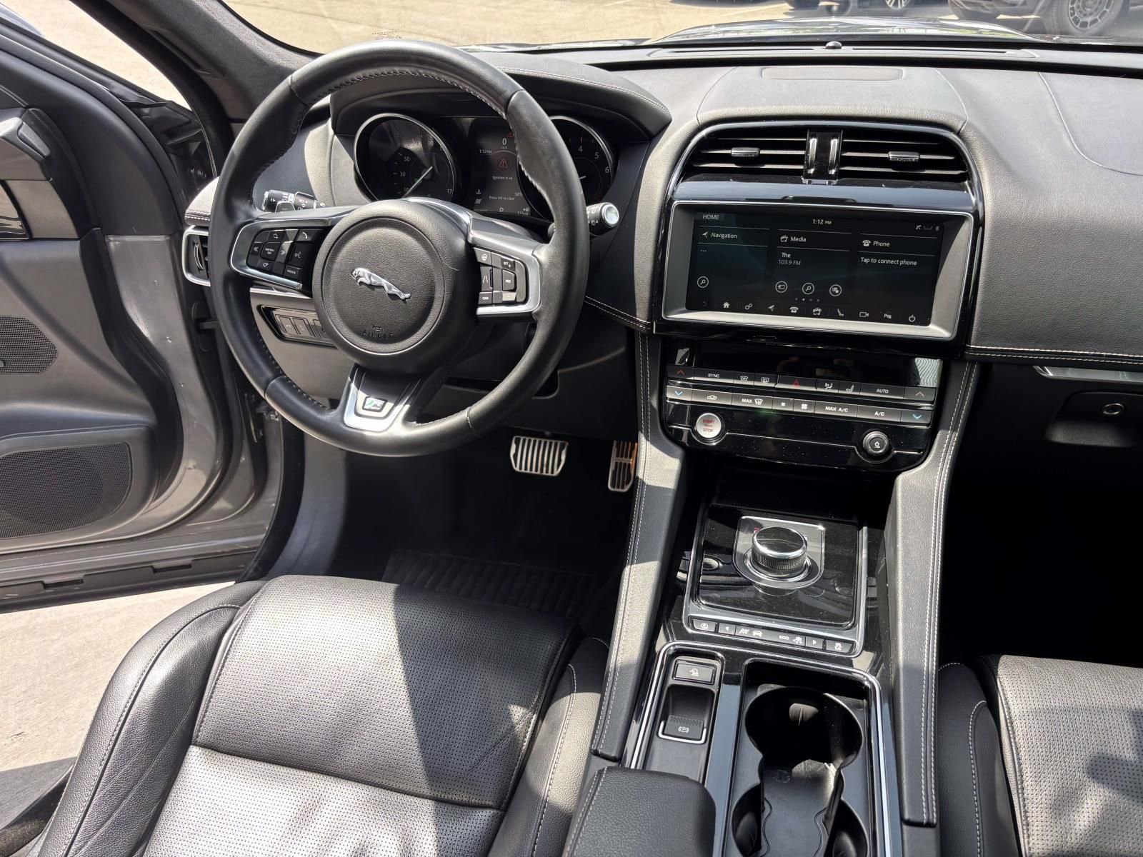 Used 2019 Jaguar F-PACE R-Sport AWD/4WD image 26